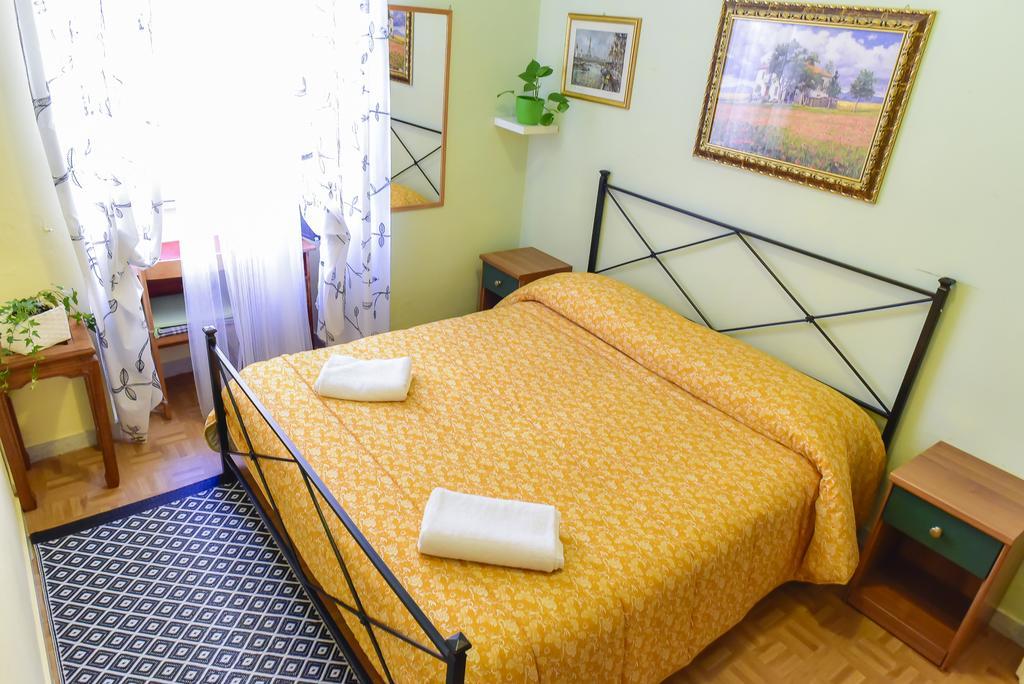 Affittacamere Casa Vacanza Frendy - Zona Con Parcheggio Gratis Sulla Strada Roma